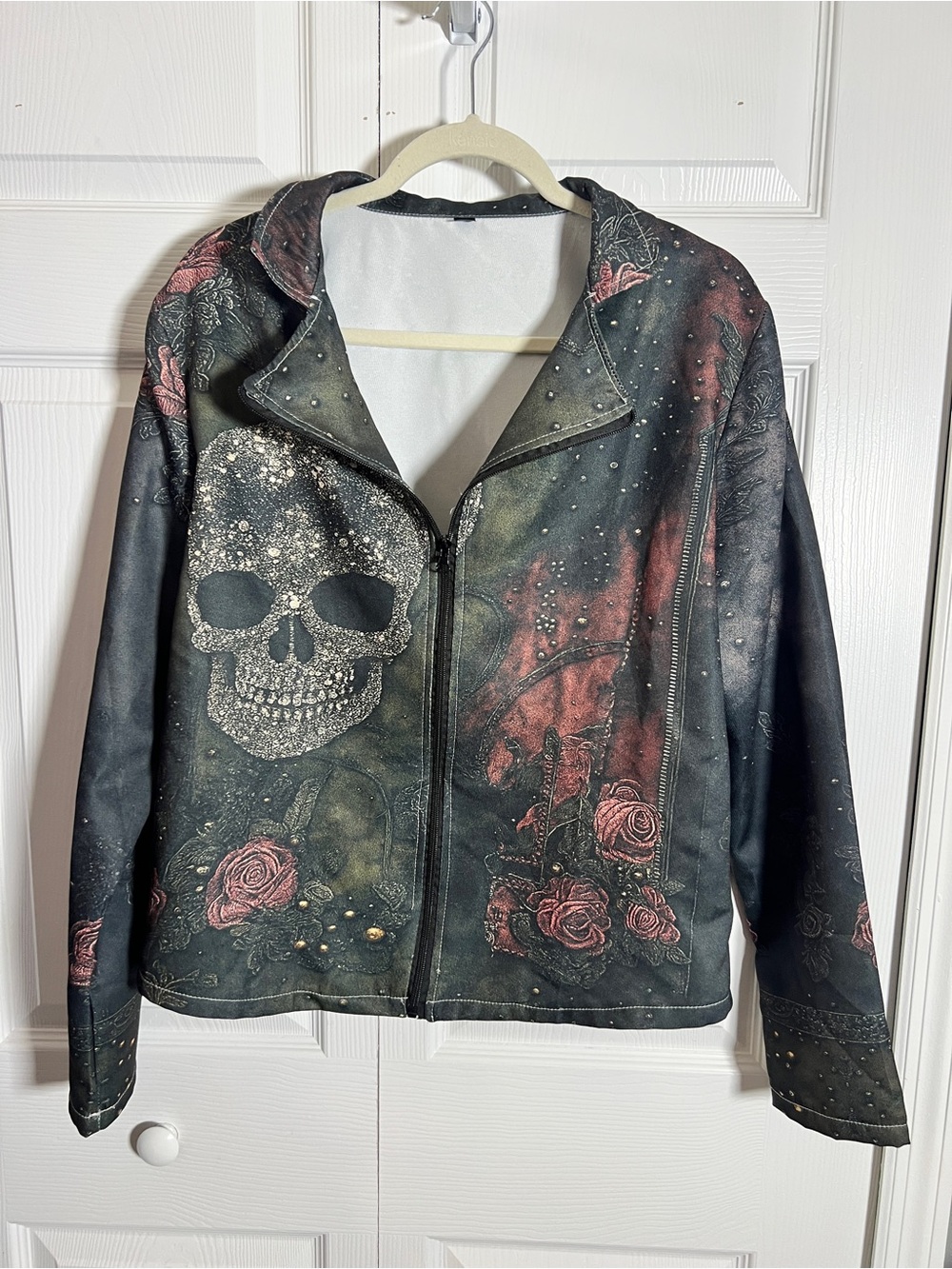Women’s Black Skull Graphic Zip Light Weight Jacket